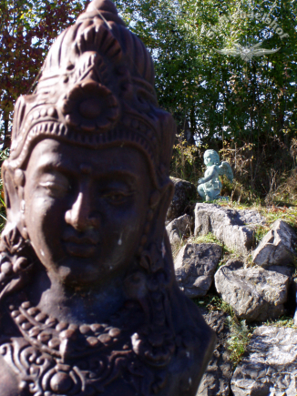 Buddha+Engel-Ost-Westblick