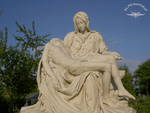 Pieta im Grünen